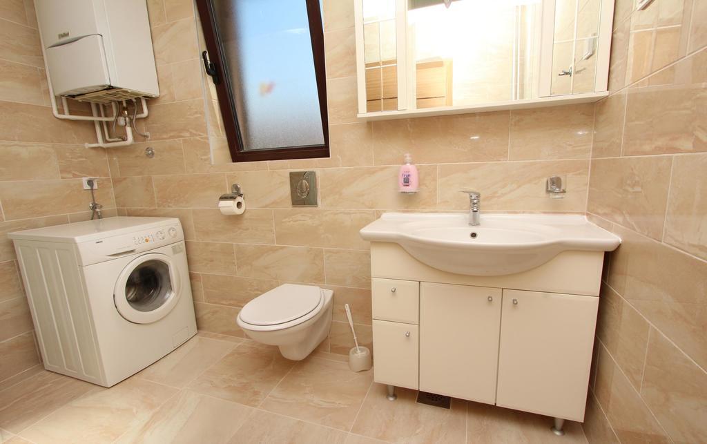 Apartments Maruchita ロヴィニ エクステリア 写真