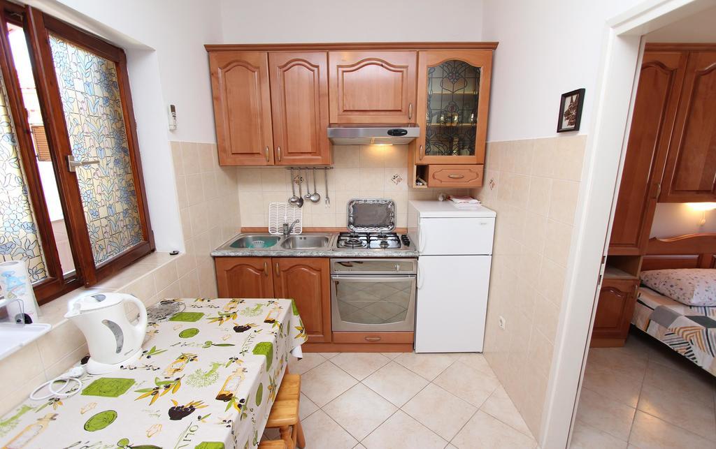 Apartments Maruchita ロヴィニ エクステリア 写真