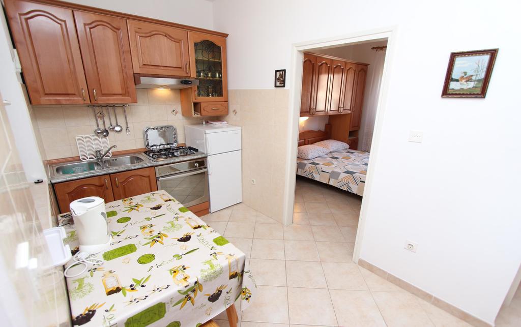 Apartments Maruchita ロヴィニ エクステリア 写真