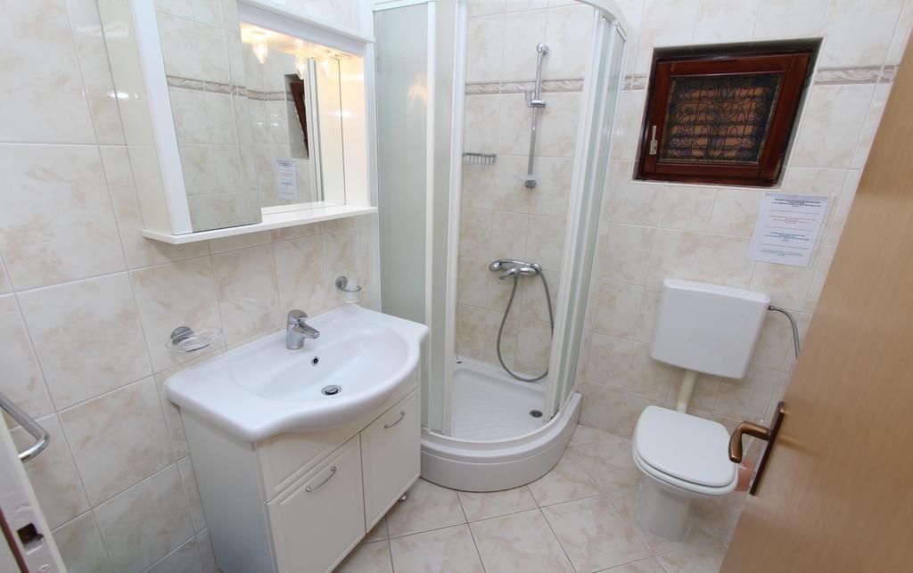 Apartments Maruchita ロヴィニ エクステリア 写真
