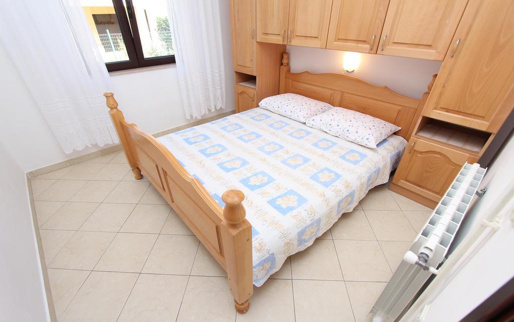 Apartments Maruchita ロヴィニ エクステリア 写真