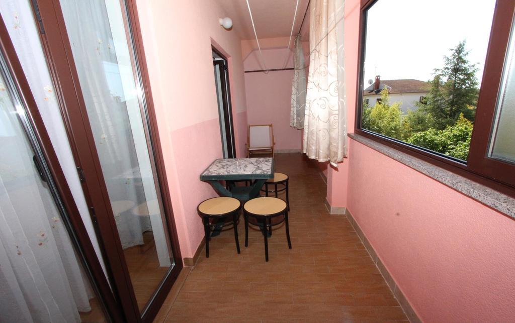 Apartments Maruchita ロヴィニ エクステリア 写真