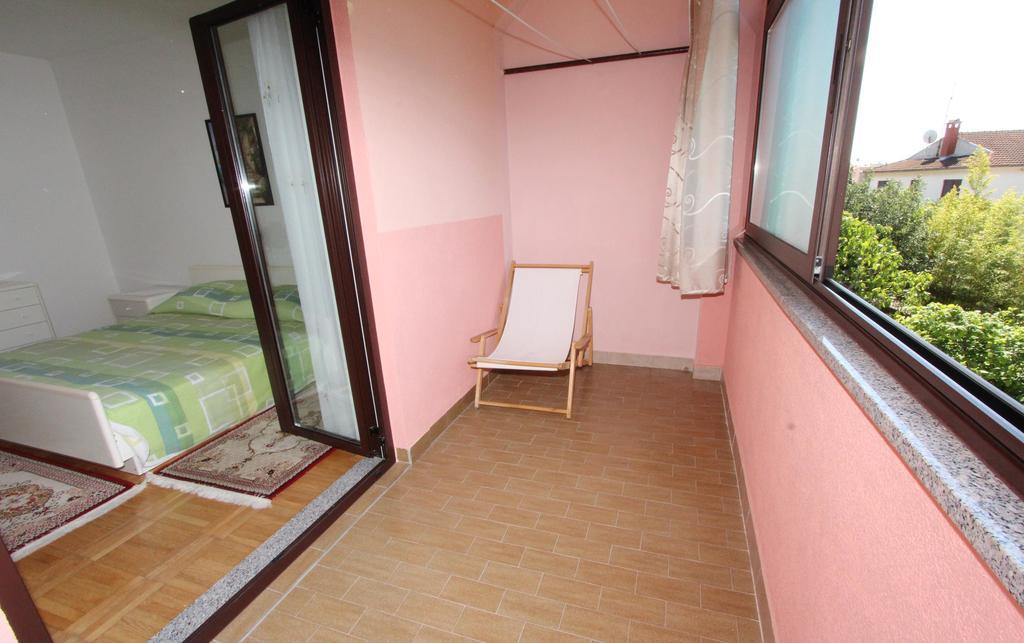 Apartments Maruchita ロヴィニ エクステリア 写真