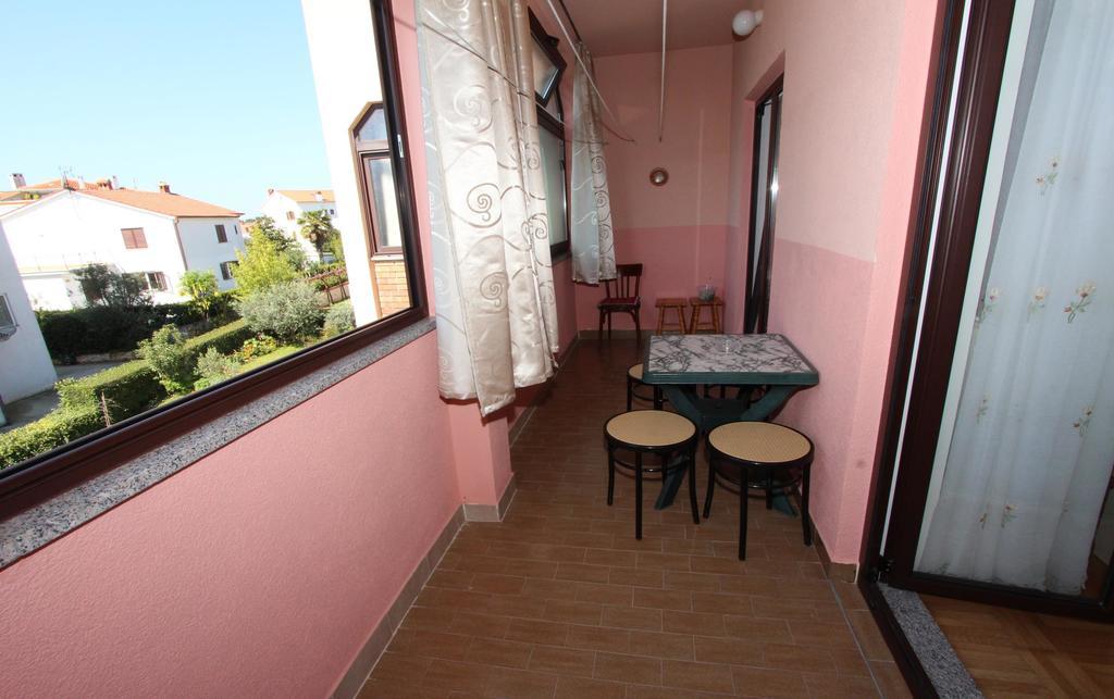 Apartments Maruchita ロヴィニ エクステリア 写真